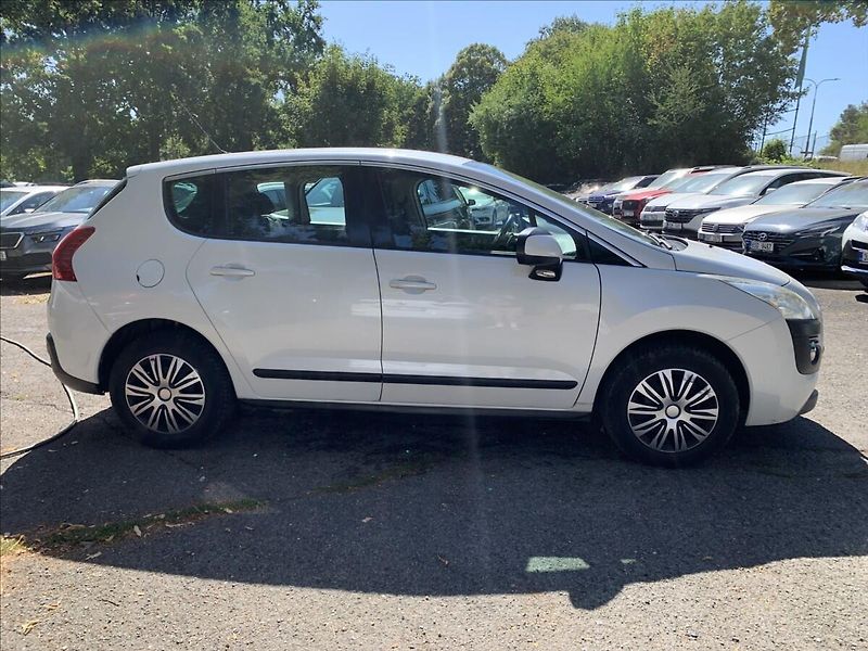 Peugeot 3008 1,6 HDI AUTOMAT - fotka 4 z 17
