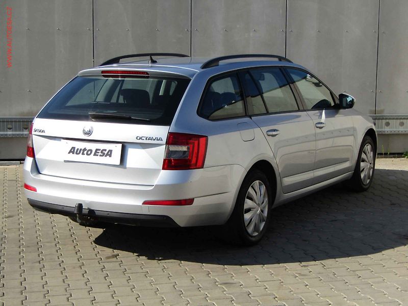 Škoda Octavia (2014) 2.0 TDi, Xenon, navi - fotka 4 z 18