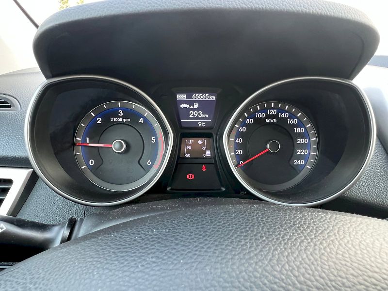 Hyundai i30 (2016) Trikolor 1.6 CRDi 81kW 6° manu - fotka 24 z 27