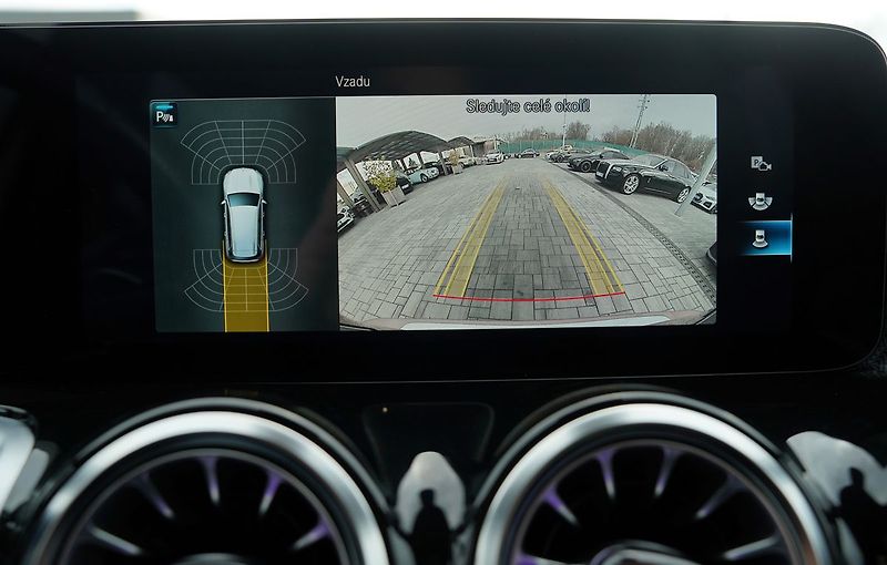 Mercedes-Benz GLB 35 AMG 4Matic/310 PS/ČR - fotka 36 z 44