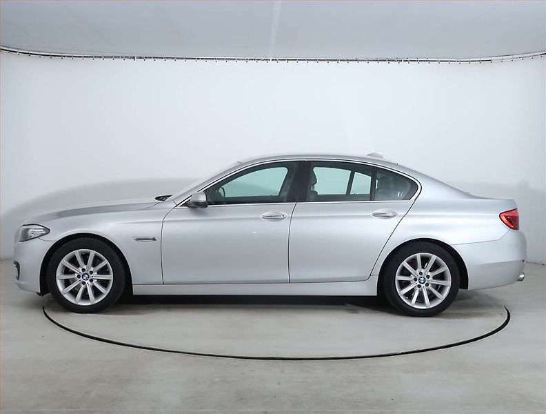 BMW Řada 5 (2014) 528i, Automat, Serv.kniha - fotka 3 z 22