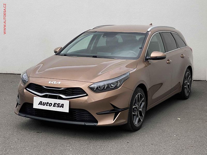 Kia Ceed (2023) 1.5 T-GDi SW, 1.maj,ČR, TOP - fotka 3 z 18