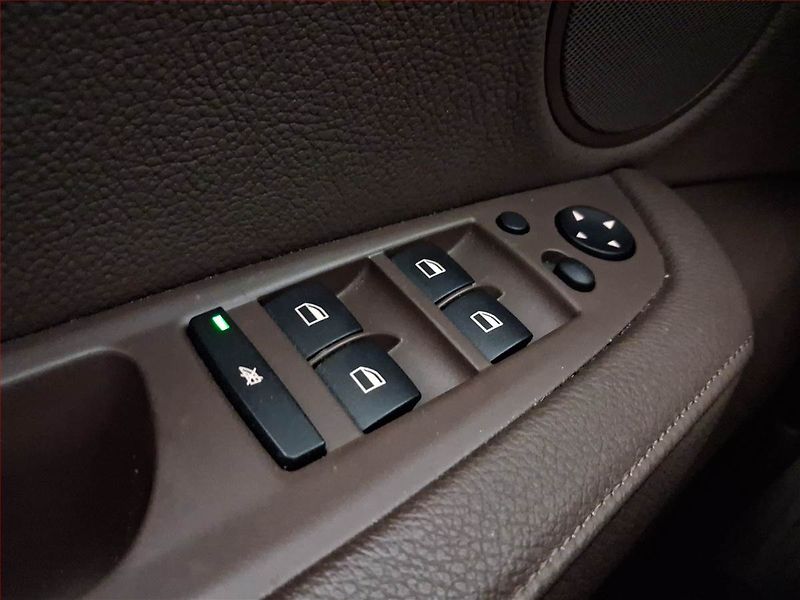 BMW X5 (2009) xDrive35d - fotka 21 z 23