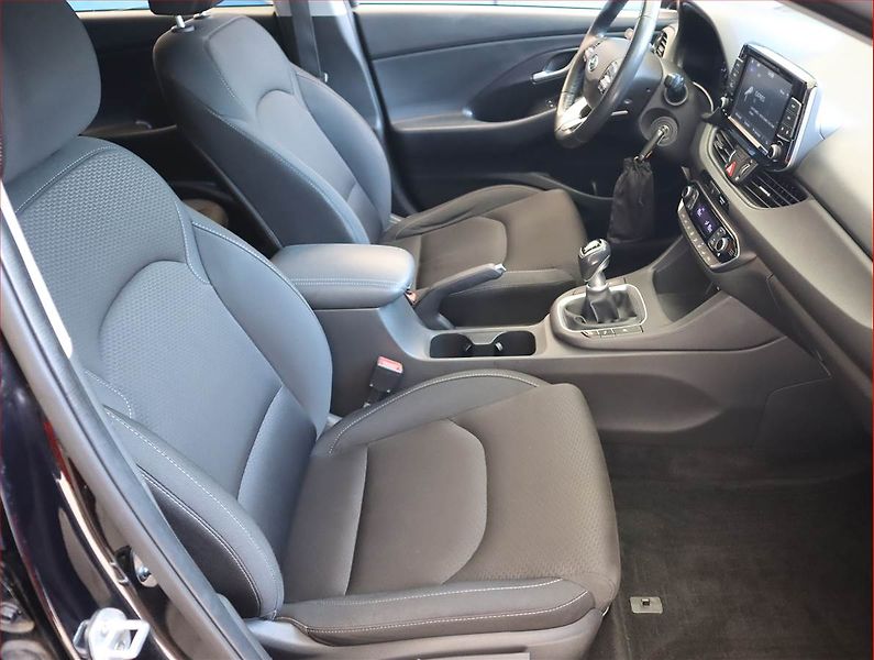 Hyundai i30 (2020) Family 1.6 CRDi, Serv.kniha - fotka 9 z 18
