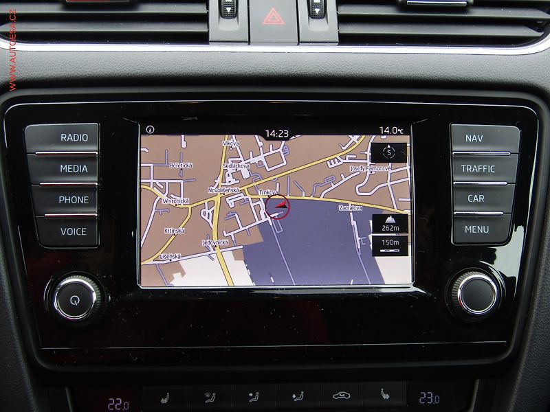 Škoda Octavia (2015) 2.0 TDi, ČR, Navi, AC - fotka 16 z 18