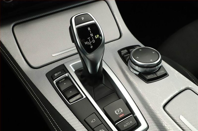 BMW Řada 5 (2017) M Sport 530d, Automat - fotka 15 z 20