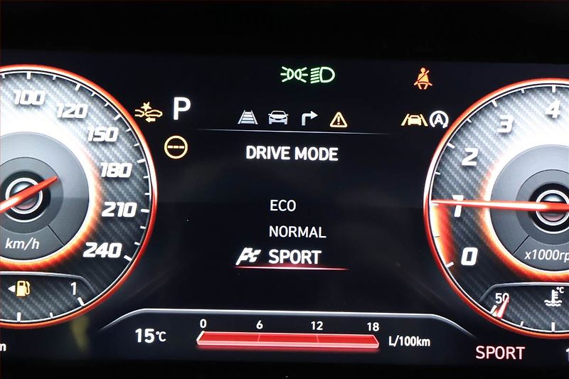 Hyundai i30 (2025) 1.0 T-GDI, N-LINE, DPH - fotka 11 z 18