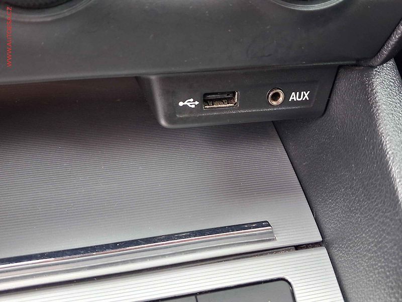 Škoda Octavia (2014) 1.4 TSi, Elegance, DSG, bixen - fotka 19 z 26