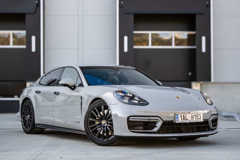 Porsche Panamera - fotka 3 z 27