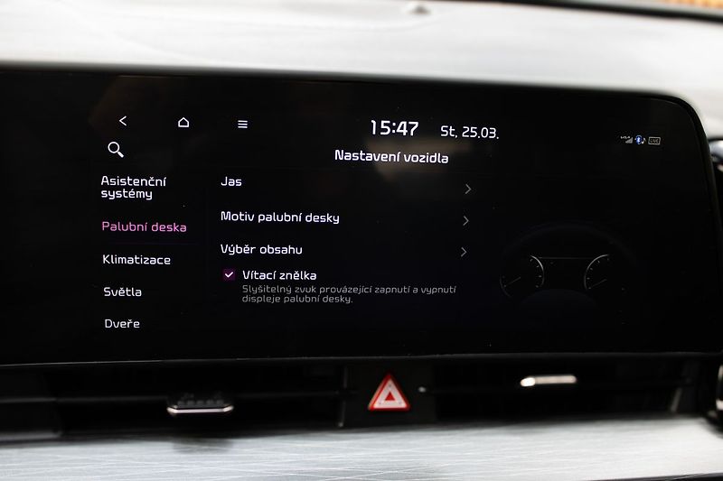 Kia Sportage 100% stav, servis - fotka 19 z 35