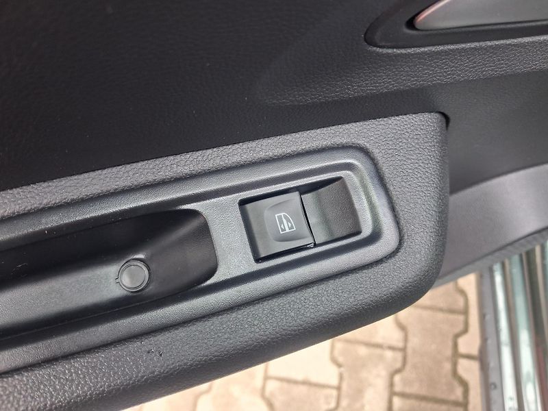 Dacia Sandero (2026) Stepway Extreme Eco-G 120 - fotka 26 z 37