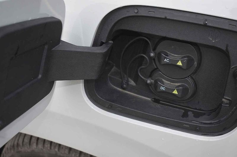 Leapmotor C10 se nabízí jako elektromobil i jako vůz s prodlužovačem dojezdu.