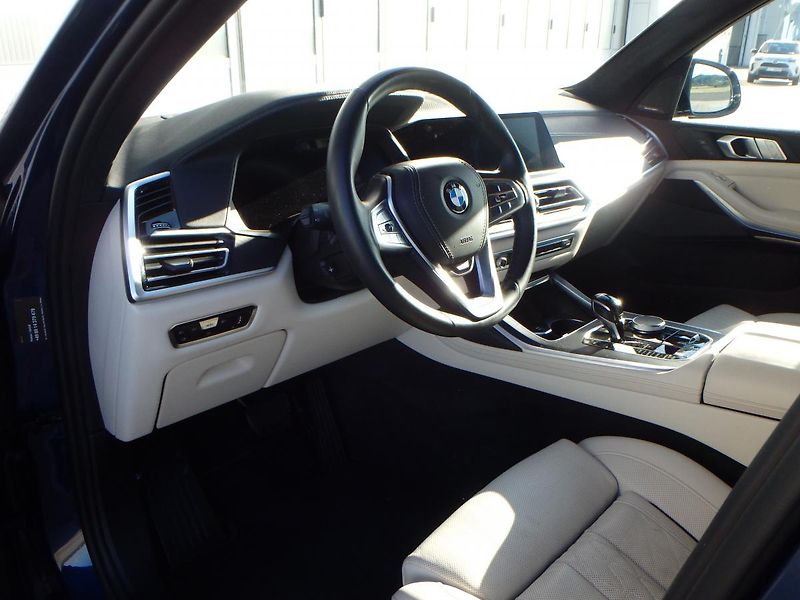 BMW X7 (2022) 4.0 d, INDIVIDUAL - fotka 9 z 26