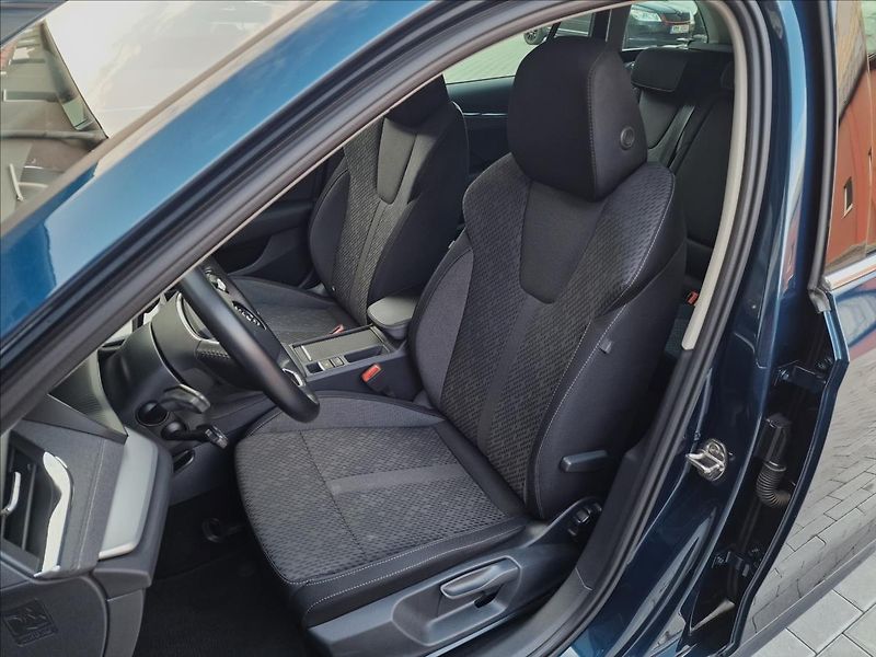 Škoda Octavia 2.0TDI 110kW Style Combi,1Maj - fotka 37 z 50