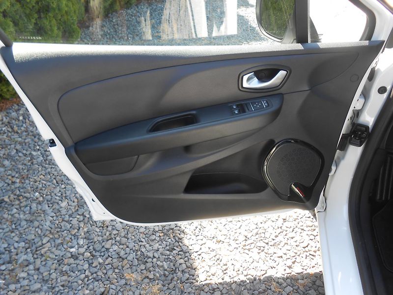 Renault Clio 1.5DCi,80TKm, NAVI,CHROM - fotka 27 z 42