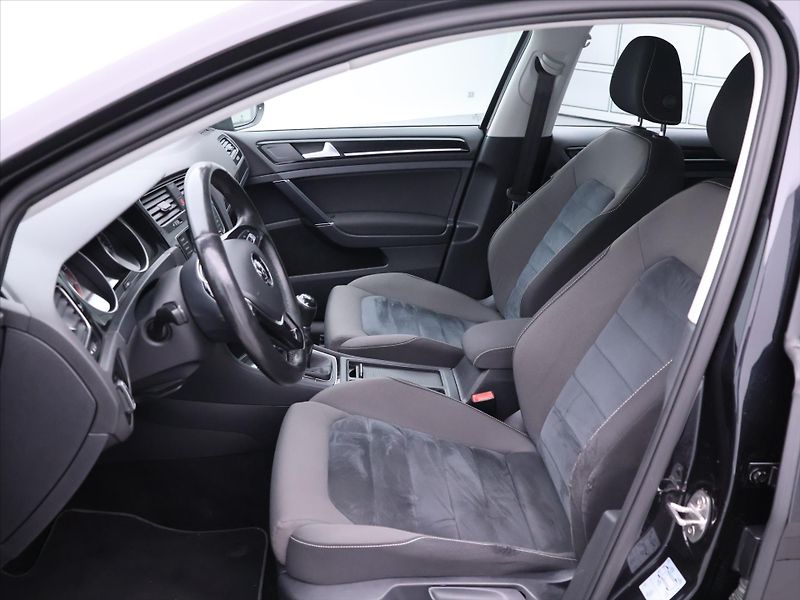Volkswagen Golf 1,4 TSI Highline Serv.kniha - fotka 10 z 25