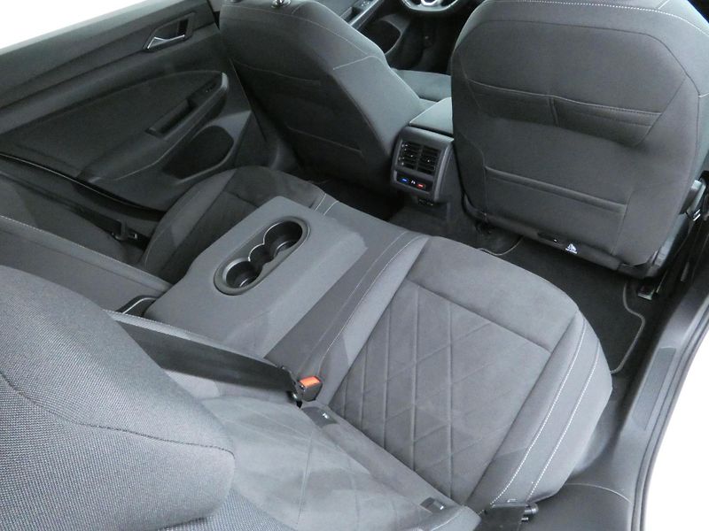 Volkswagen Golf (2021) Style 1,5 TSI 110KW - fotka 26 z 30