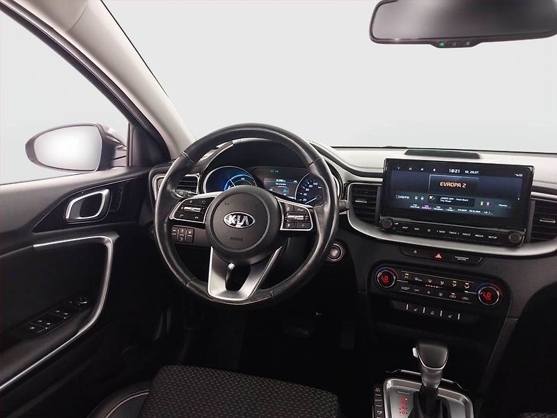 Kia XCeed (2020) Plug-in-Hybrid - fotka 7 z 23