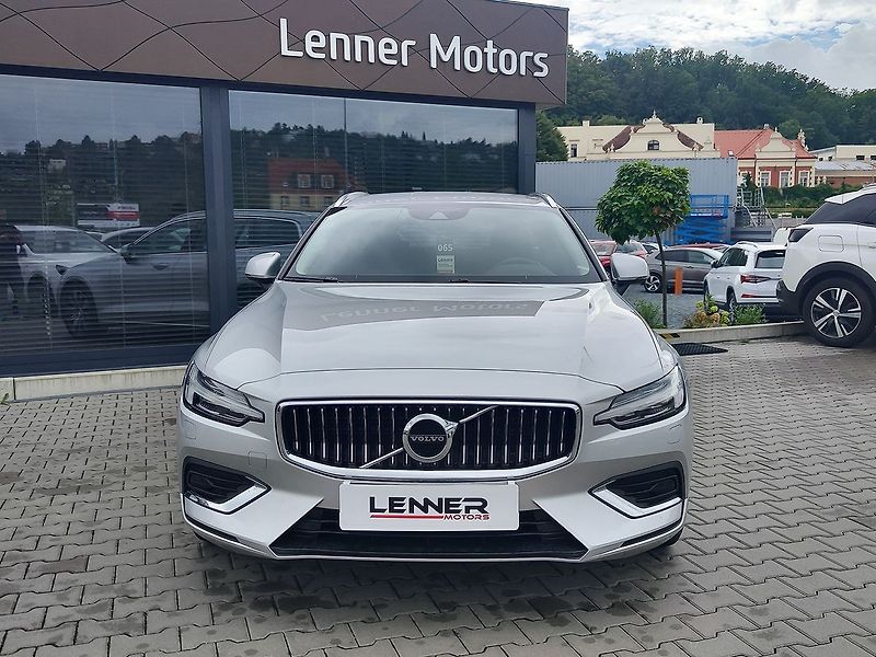 Volvo V60 B4 2.0/145kW Inscription AT - fotka 2 z 37