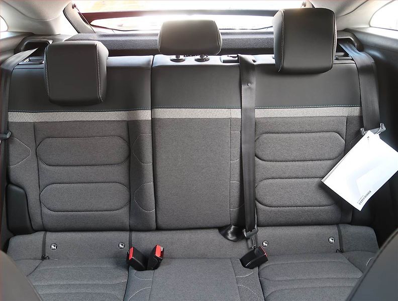 Citroën C4 (2023) Feel 1.2 PureTech, Automat - fotka 10 z 18