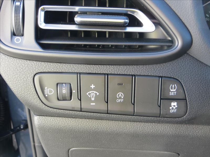 Hyundai i30 1,0 T-GDI Smart AUT7 ČR TOP - fotka 12 z 23