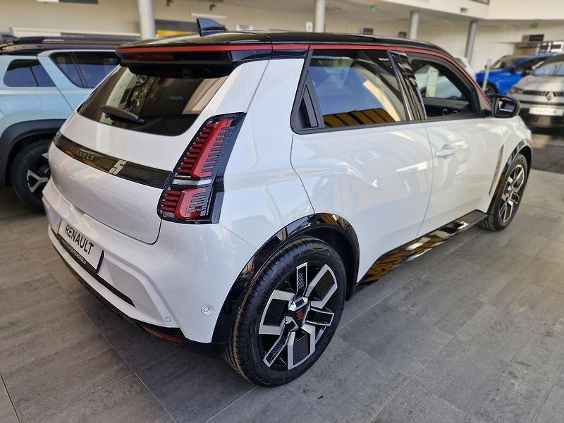 Renault 5 E-TECH (2026) iconic cinq 150k comfort range - fotka 5 z 16