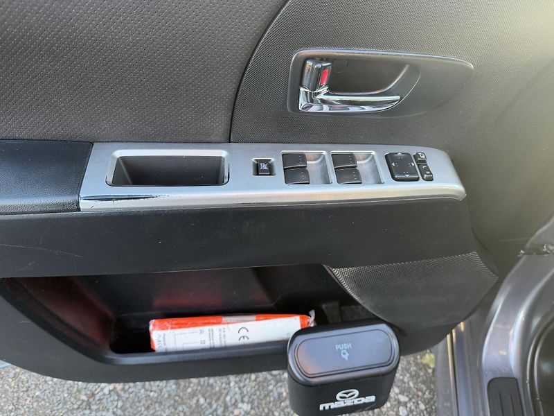 Mazda 5 2.0 D 7-MÍST 8xKOLA - fotka 15 z 25