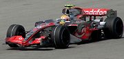 Lewis Hamilton v McLarenu v roce 2007.