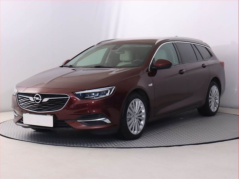 Opel Insignia (2018) 2.0 Turbo 4x4, 4X4, Automat - fotka 2 z 23