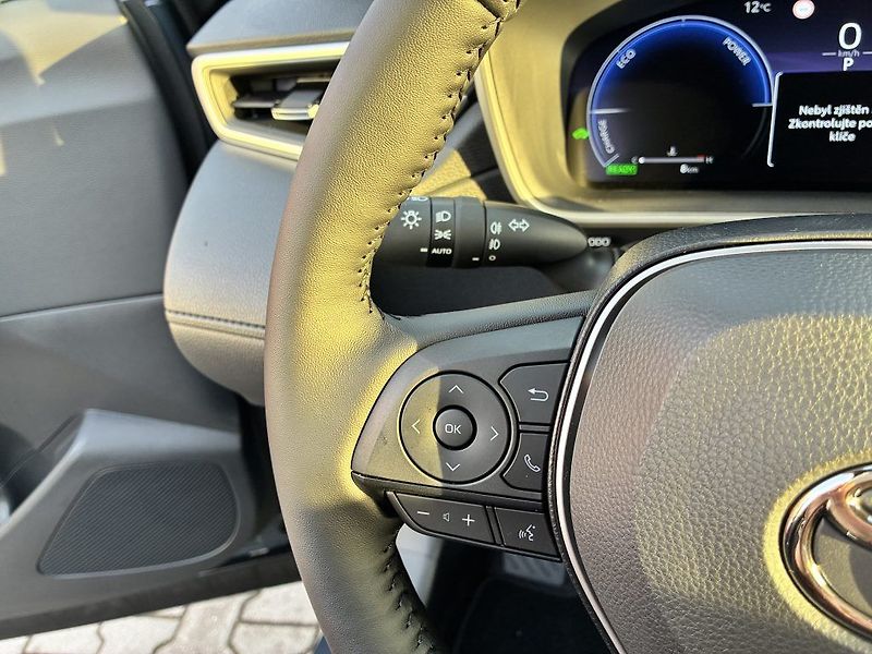 Toyota Corolla Cross 1.8 Hybrid MC25 Style - fotka 19 z 25