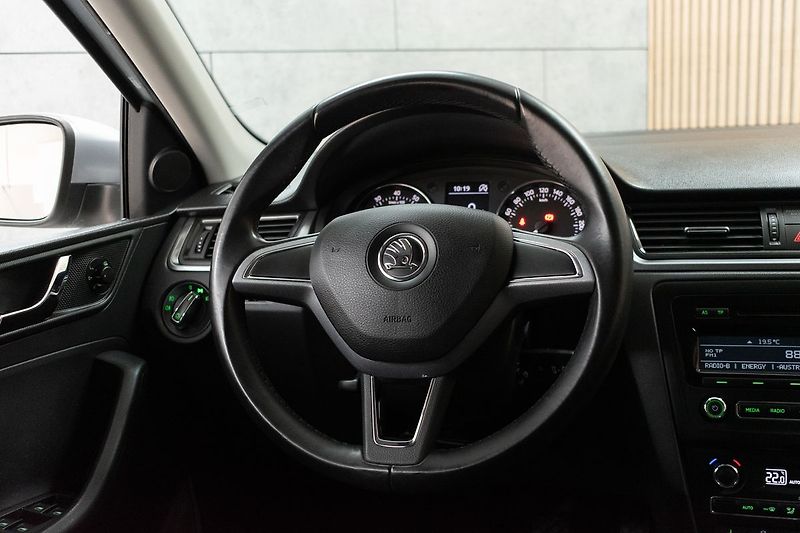 Škoda Rapid 1.2 TSI 63kW*2xKOLA*AUT.KLIMA* - fotka 17 z 31