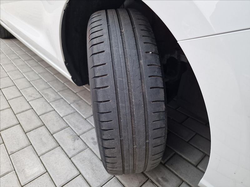 Hyundai i30 1.0 T-Gdi Comfort,ČR,1.Maj - fotka 40 z 47