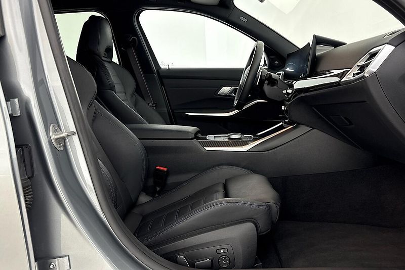 BMW Řada 3 řady 3 | 330d xDrive - fotka 16 z 27