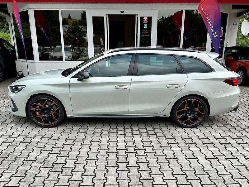 Cupra Leon (2025) VZ 2.0TSI 245kW EXTREME - fotka 5 z 38