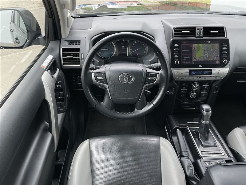 Toyota Land Cruiser 2,8 D4-D AT6 Executive NAVI - fotka 7 z 24
