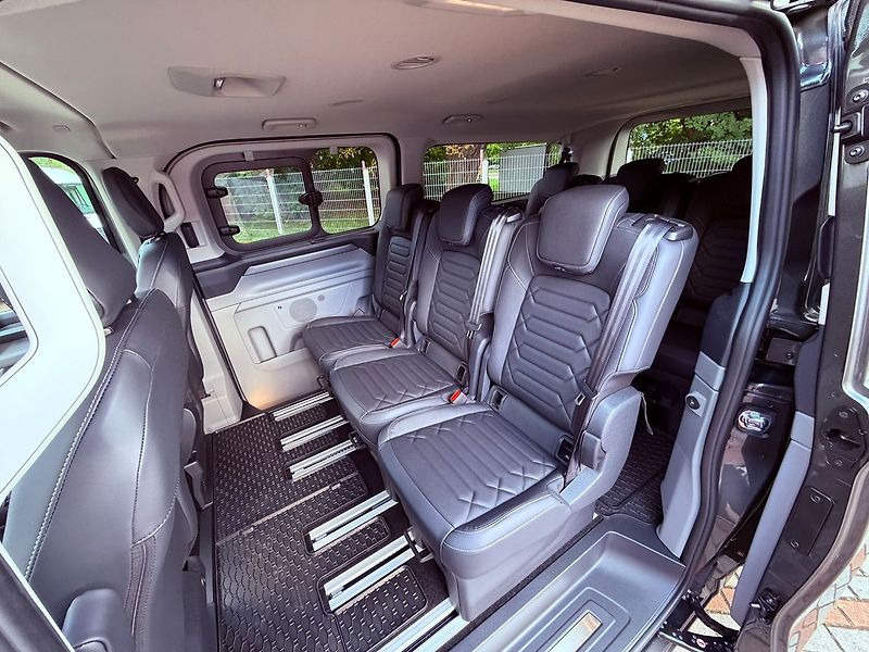 Ford Tourneo Custom 2.0 EcoBlue Aut. Titanium X AW - fotka 16 z 38