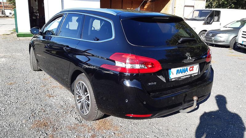 Peugeot 308 SW 1.6 BlueHDI Allure AUT - fotka 5 z 32