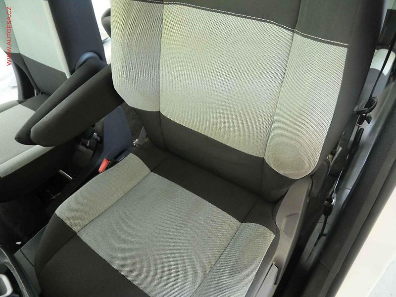Citroën Berlingo (2019) 1.2T, 1.maj,ČR, Feel, AC - fotka 9 z 21