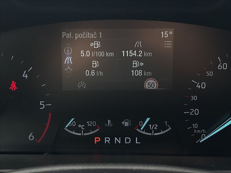 Ford Focus 1,5 Ecoblue A8 Titanium Style - fotka 10 z 23