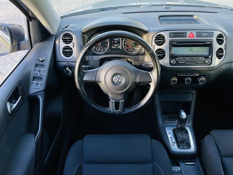 Volkswagen Tiguan 2.0TSI 4x4 AUT SERVISKA VYHŘEV - fotka 28 z 47