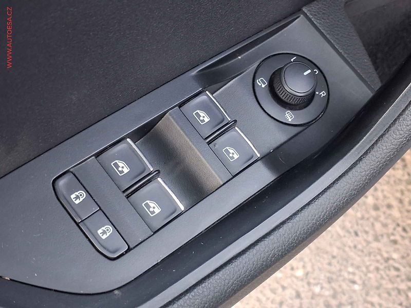 Škoda Superb (2019) 2.0 TDI, Style, DSG, navi - fotka 11 z 18