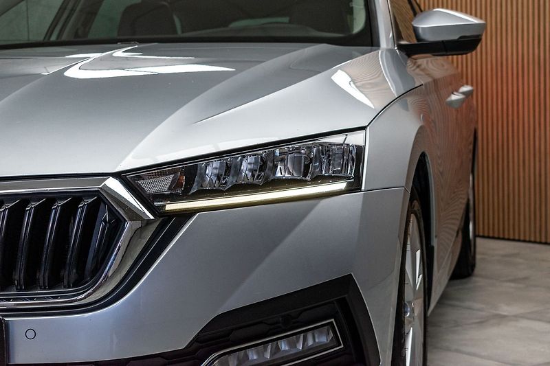 Škoda Octavia 1.5 G-TEC*KAMERA*ACC*DSG*DPH* - fotka 39 z 43