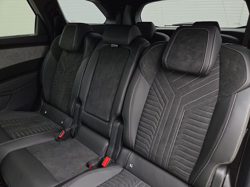 Peugeot 5008 (2025) 5008 GT Hybrid 145 e-DCS6 - fotka 15 z 16