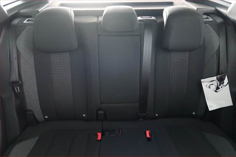 Peugeot 3008 (2021) 1.2 PureTech, Serv.kniha - fotka 10 z 18