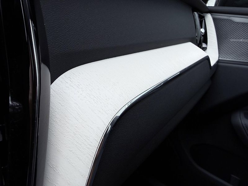 Volvo XC60 B5 AWD PLUS DARK +komplety kol - fotka 23 z 49