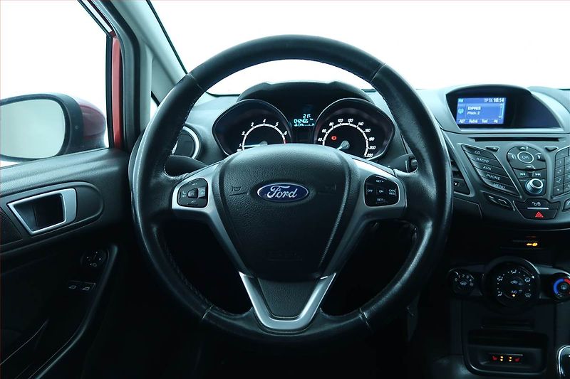 Ford Fiesta (2017) 1.0 EcoBoost, Tempomat - fotka 16 z 20