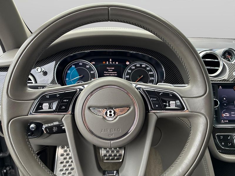 Bentley Bentayga V8 - fotka 12 z 14