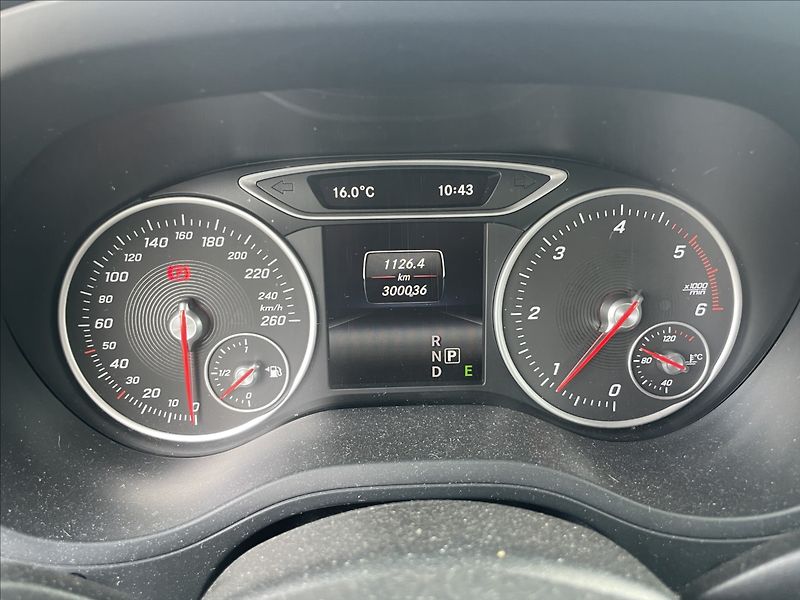Mercedes-Benz Třídy B 2,2 CDi B200 Premium Automat L - fotka 15 z 35