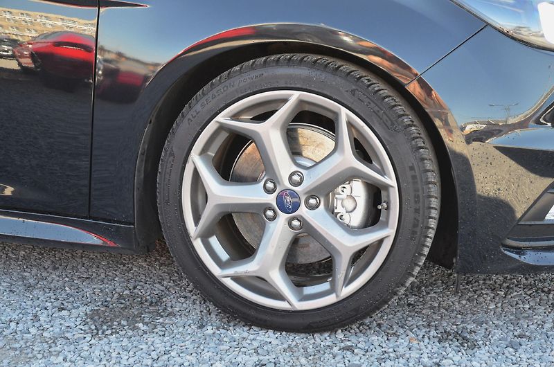 Ford Focus (2015) ST 2.0 184kW RECARO - fotka 7 z 39
