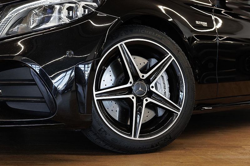 Mercedes-Benz Třídy C (2019) C43 AMG T V6 Biturbo - fotka 7 z 43